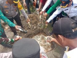 Polres Mappi Musnahkan Ratusan Botol Miras Ilegal