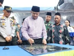 Kunker ke Desa Raman Jaya, Bupati OKU Timur Resmikan Pembangunan Infrastruktur Jalan dan Masjid