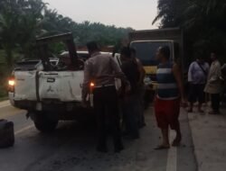 Lag Kambing !!Mobil Triton dan Colf Diesel Dijalan Lintas Timur Desa Kiyap Jaya Pelalawan Riau.