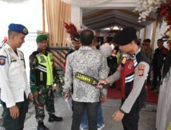 Polres Bireuen Kawal Ketat Pelantikan Anggota DPRK, Tamu Diperiksa Gunakan Metal Detector.