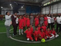 Klub Futsal Anak Kampung Nawaripi Latihan Bersama dengan Klub Kelurahan Dingo Narama