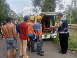 Polsek Jayaloka Polres Musi Rawas Sigap Evakuasi Petugas PLN Tersengat Aliran Listrik