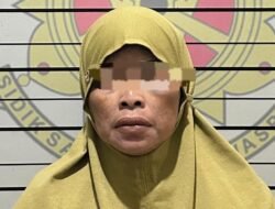 Maling 1 Dus Rokok, Seorang Wanita Residivis Digelandang Ke Polres Tabalong