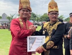 KAJARI BIREUEN MUNAWAL HADI – S.H M.H – TERIMA 3 PENGHARGAAN DARI Pj. BUPATI BIREUEN