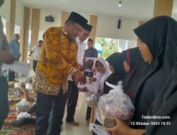 H. Mukhlis Takabeya Santuni Anak Yatim Saat Maulid Nabi SAW di  Gampong Cot Tarom Tunong