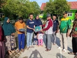 Ringankan Beban Masyarakat, Kemenag Aceh Tamiang Salurkan Bantuan Banjir Di Seruway