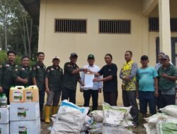 Disaksikan Kadistanbunak Aceh Tamiang, KP3 Pusaka Belumpur Salurkan Pupuk dan Herbisida ke Petani PSR