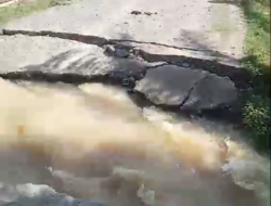 Akses Jalan Menuju ke Blang Palas Putus, Tanggul Di Sawah Ikut Jebol