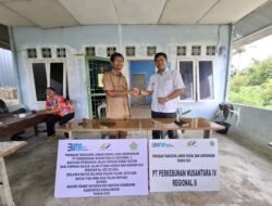 Bentuk Kepedulian PTPN IV Regional 2 Kebun Bahbirung Ulu Serahkan TJSL ke Nagori Manik Hataran