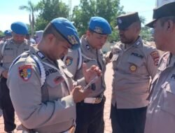 Propam Polda Nusa Tenggara Timur (NTT) Melakukan Razia Terhadap Handphone Milik Anggota