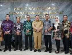 Pj.Walikota Lubuk Linggau Hadiri Rapat Dengar Pendapat dengan Kemendagri dan Komisi II DPR RI.