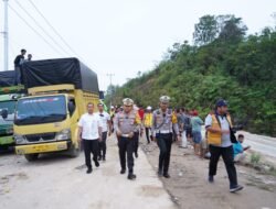 Dirlantas Polda Riau & Istansi Terkait Tinjau Langsung Jalan Lintas Riau – Sumbar Yang Longsor.