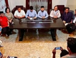 Konferensi pers di kediaman Wakil Bupati Barito Timur Terpilih, Adi Mula Nakalelu