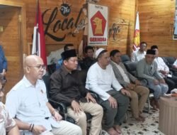 Para Saksi Cabup – Cawabup Rahmat -Eko, serentak Tolak Hasil Rapat Pleno KPU Kotawaringin Barat.