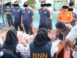 Tim Gabungan BNNP Kalimantan Tengah, Geledah dan Tes Urine Mendadak Napi, di Rutan Kelas II Palangkaraya.