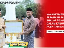 Kakan Kemenag Aceh Tamiang Serahkan Jadwal Waktu Shalat Ke PJ Bupati Asra