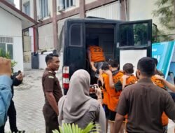 Kejari Bireuen Terima 10 Tersangka Kasus Tawuran Anak Remaja