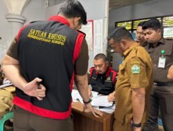 Tim Penyidik Kajari Bireuen Geledah Kantor Camat Peusangan