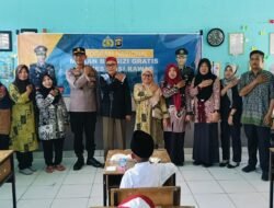 Sukseskan Program Presiden RI, Satbinmas Polres Musi Rawas Bagikan Makan Sehat dan Bergizi Gratis ke SD Negeri 1 Air Satan