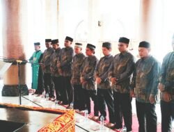 Camat Kota Juang Lantik Tuha Peut Gampong Geulanggang Teungoeh
