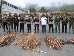 Kapolda Papua Tengah Brigjen Pol Alfred Papare Pimpin Langsung Razia di kota Mulia.