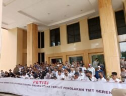 Unjuk Rasa Aliansi PPPK/CPNS Provinsi Maluku Utara Tolak Penundaan Pengangkatan CASN/PPPK T.A 2024