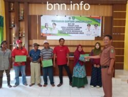 Pemdes Sukarjo Mesim Serahkan Bantuan Langsung Tunai Dana Desa (BLT DD) Tahun Anggaran 2025 Tahap I Tiga Bulan Kepada 8 KPM