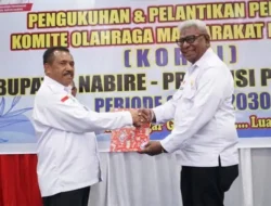 Ketua KORMI Provinsi Papua Tengah Johannes Retob Resmi Melantik Pengurus KORMI Kabupaten Nabire.