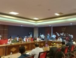 Rapat Pembahasan Permasalahan PT. Sambaki Tambang Sentosa dengan Masyarakat Lingkar Tambang.