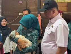 Ny. Yuyun Armia Fasilitasi Balita Penderita Gizi Buruk Ke RSUD Muda Sedia