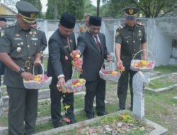 Usai Peringati Harkitnas Ke-117, Wabup Ismail Ziarah Ke Makam Pahlawan