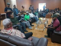Pemerintah Kabupaten Mimika Memulangkan 21 Warga Timika Yang Ditelantarkan PT. HAL di Jakarta.
