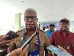 Bupati Mimika Johannes Rettob Akan Menindaklanjuti dan Beri Peringatan Keras Terhadap SMP Negeri 7.