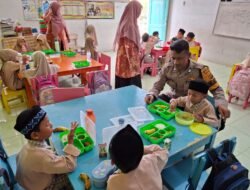Polsek Muara Dua Kawal Penyaluran 1.406 Porsi Makan Bergizi Gratis untuk Siswa di 11 Sekolah