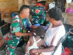 Layanan Kesehatan Keliling, Wujud Kepedulian Satgas TMMD untuk Masyarakat Kampung Pigapu
