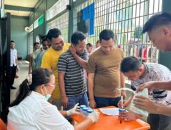 Razia Mendadak : Kepala KPLP dan Kepala Seksi Administrasi Kamtib Geledah Kamar Warga Binaan Lapas Labuhan Ruku