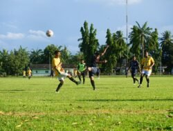 Laga Persahabatan Sepakbola Tim Oldcrack PS Muda Sedia Vs Kodim Aceh Tamiang Skor 1-0