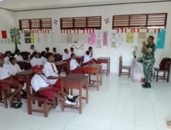 Anggota Satgas TMMD Kenalkan Metode Matematika Gasing di SDN Pigapu