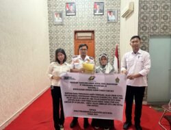 Peduli Lingkungan 2025, Kebun Tanah Itam Ulu Berikan Bantuan Untuk Pemasangan Lampu  Jalan Umum (LPJU) sebesar Rp 49.500.000