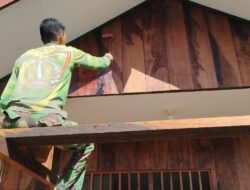 Satgas TMMD Lanjutkan Program Fisik, Rumah Satorlinus Masuk Tahap Pengecatan