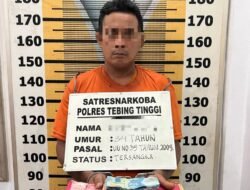 Dua Warga Kelurahan Karya jaya Ditangkap Sat Resnarkoba Polres Tebingtinggi Edarkan Narkotika Jenis Sabu.