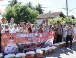 Sambut Hari Bhayangkara ke-79, Kapolres Musi Rawas Touring dan Salurkan Bansos