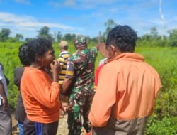 Babinpotdirga Lanud Yku, Dampingi Anggot DPRD Mimika Melaksanakan Peninjauan Saluran Air.
