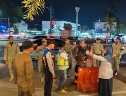 Satpol PP/WH Bireuen Tertibkan Areal Perparkiran Di Pusat Kota