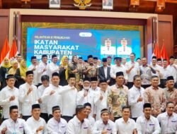 Bupati Bireuen Lantik Pengurus IMKB Banda Aceh