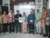 Bupati Armia Serahkan Bantuan Korban Kebakaran Tualang Cut