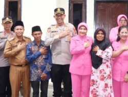Kapolres Musi Rawas Resmikan dan Serahkan Kunci Rumah Setelah di Bedah