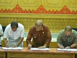 Bupati Armia Bersama Lembaga/Instansi Multipihak Teken MoU