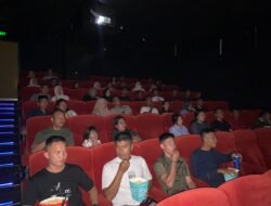 Kegembiraan Keluarga Besar Yonif 122/TS Bersama Masyarakat Nobar Film Believe Bukti Kedekatan TNI dengan Masyarakat