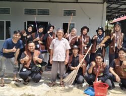 Meunasah Gampong Alue Batee Jadi Target Pertama Gotong royong KKN Kelompok 7